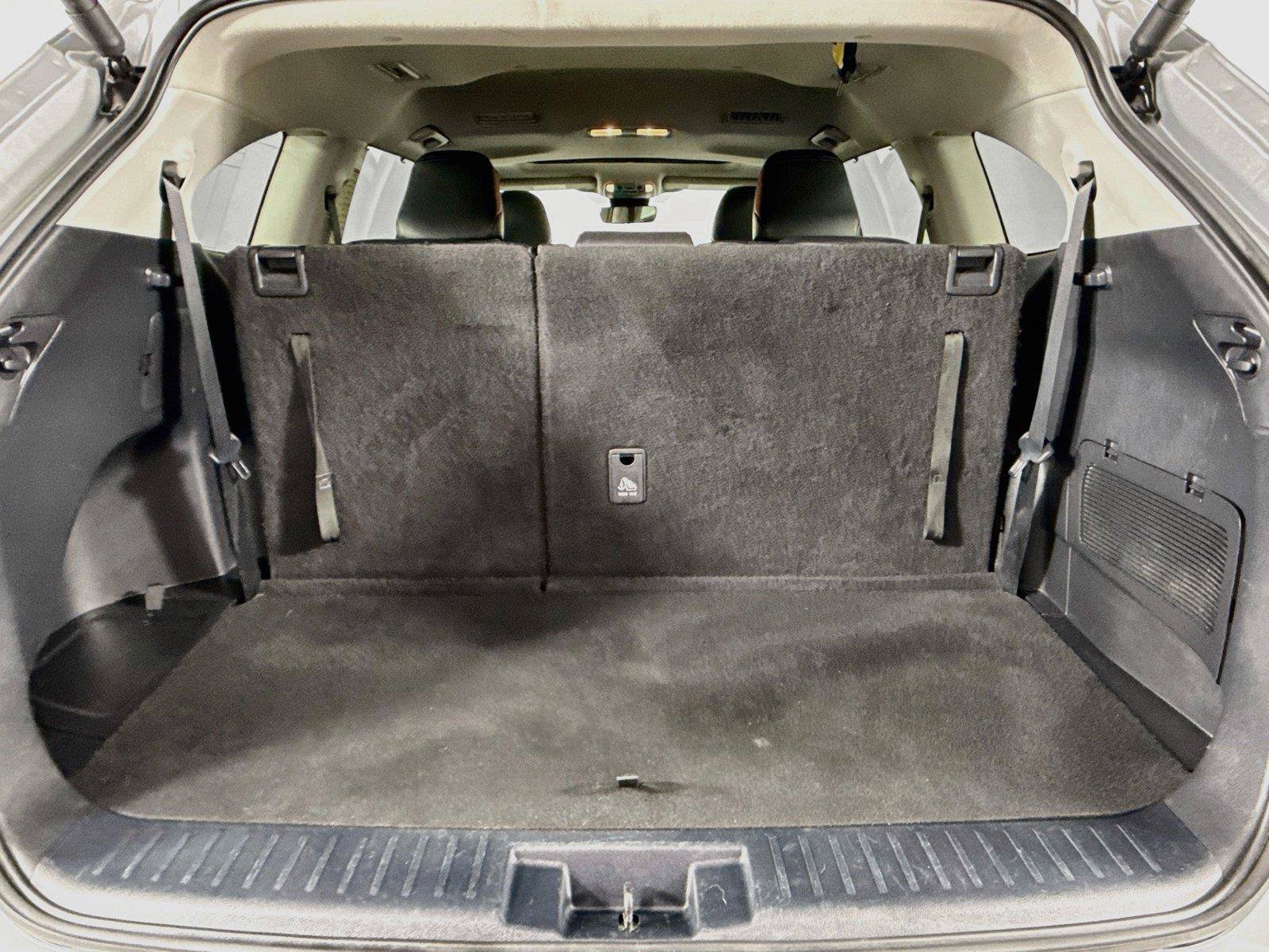 Used 2024 Toyota Highlander XLE AWD/4WD image 38
