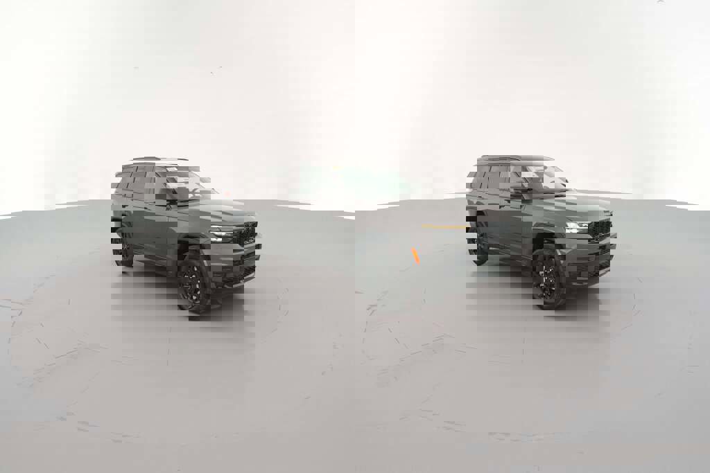 New 2025 Jeep Grand Cherokee L Laredo image 16