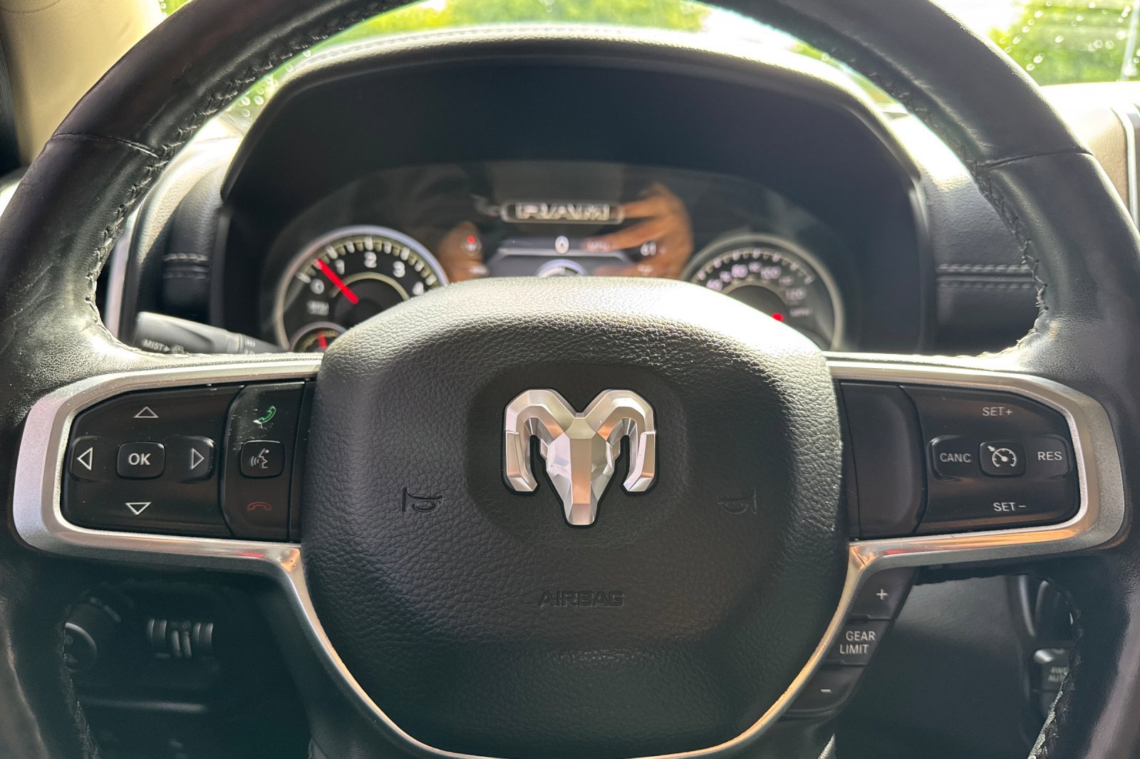 Used 2019 RAM 1500 Laramie AWD/4WD image 22