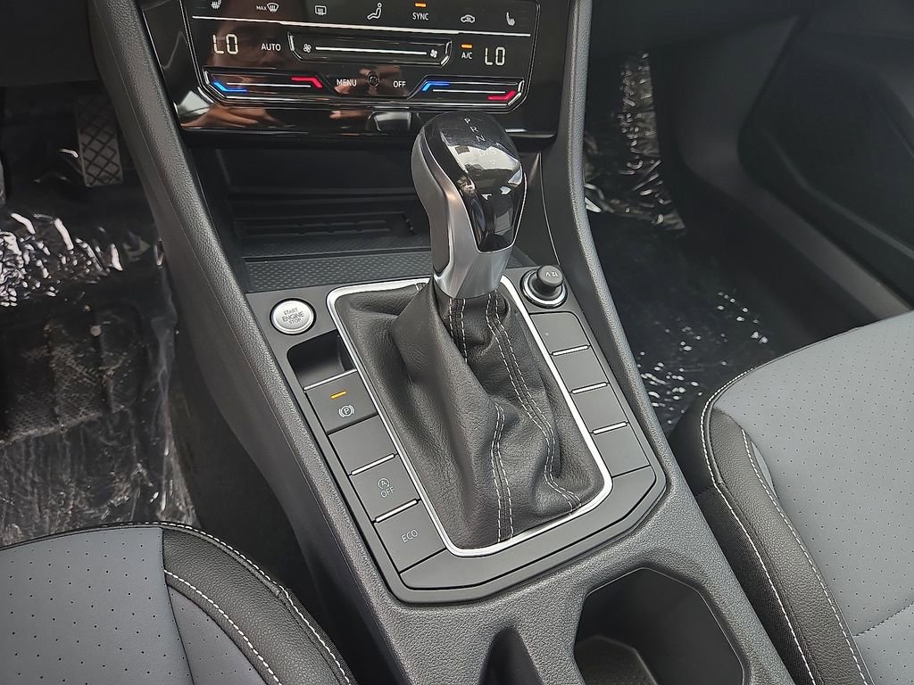 Used 2025 Volkswagen Jetta SE image 25