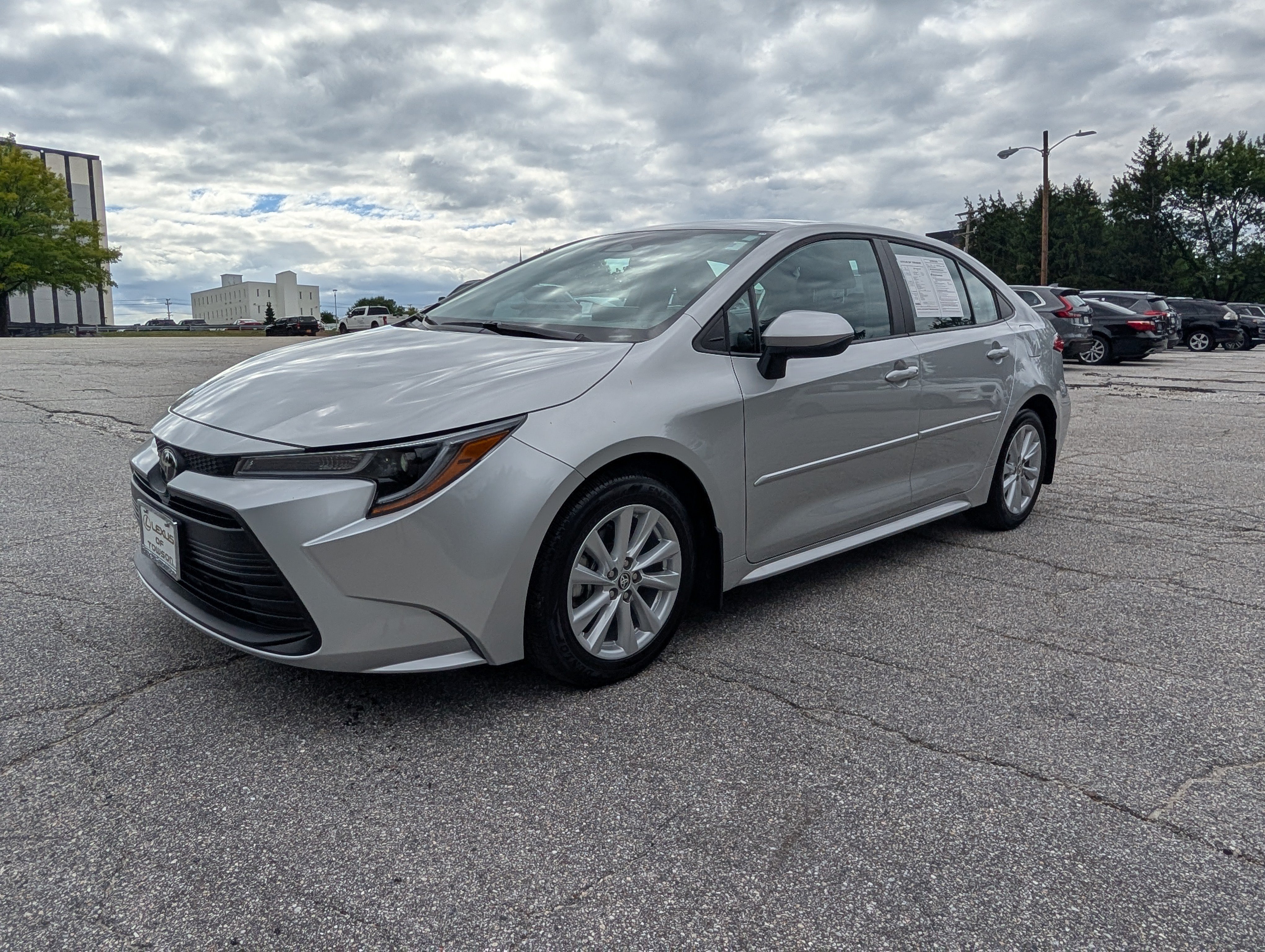 Used 2026 Toyota Corolla LE w/ LE Premium Package FWD image 7