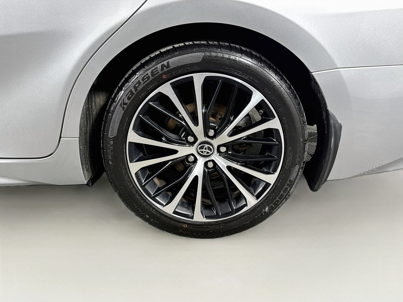 Used 2018 Toyota Camry SE FWD image 31