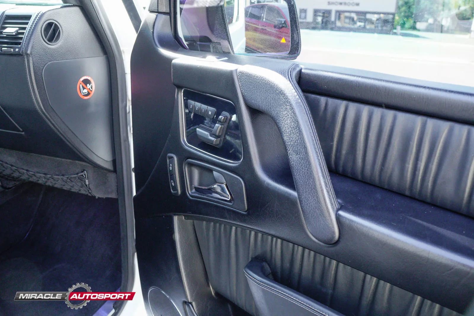 Used 2018 Mercedes-Benz G 63 AMG 4MATIC w/ Night Package image 32