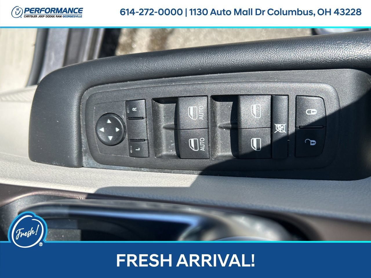Used 2023 Chrysler Voyager LX FWD image 17