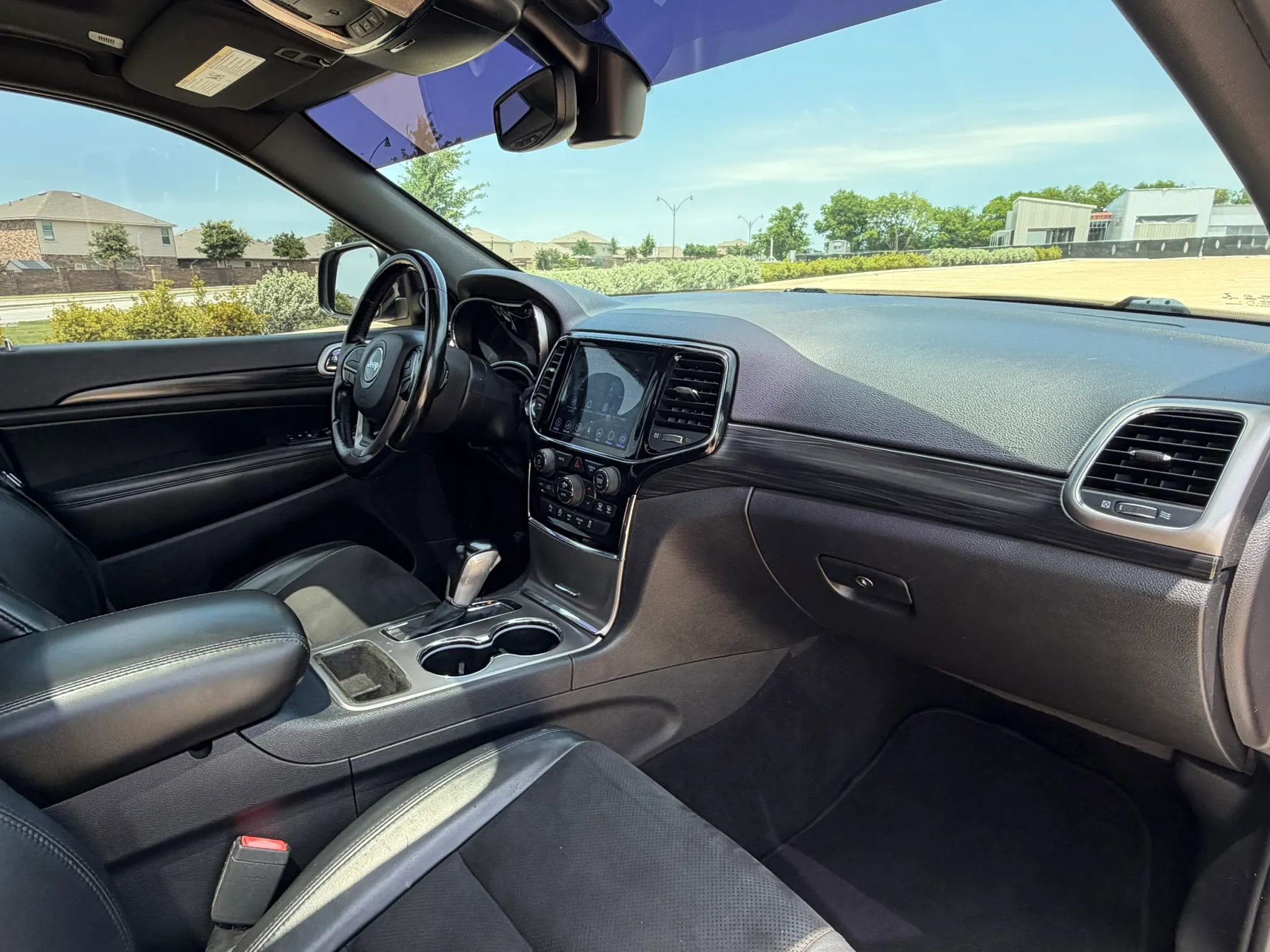 Used 2020 Jeep Grand Cherokee Altitude AWD/4WD image 28