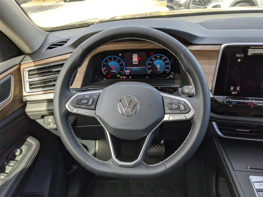 Used 2025 Volkswagen Atlas SE image 21