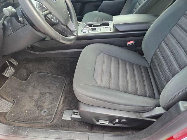 Used 2018 Ford Fusion SE w/ Fusion SE Technology Package image 21