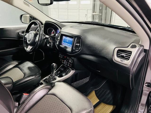 Used 2020 Jeep Compass Latitude w/ Popular Equipment Group AWD/4WD image 33