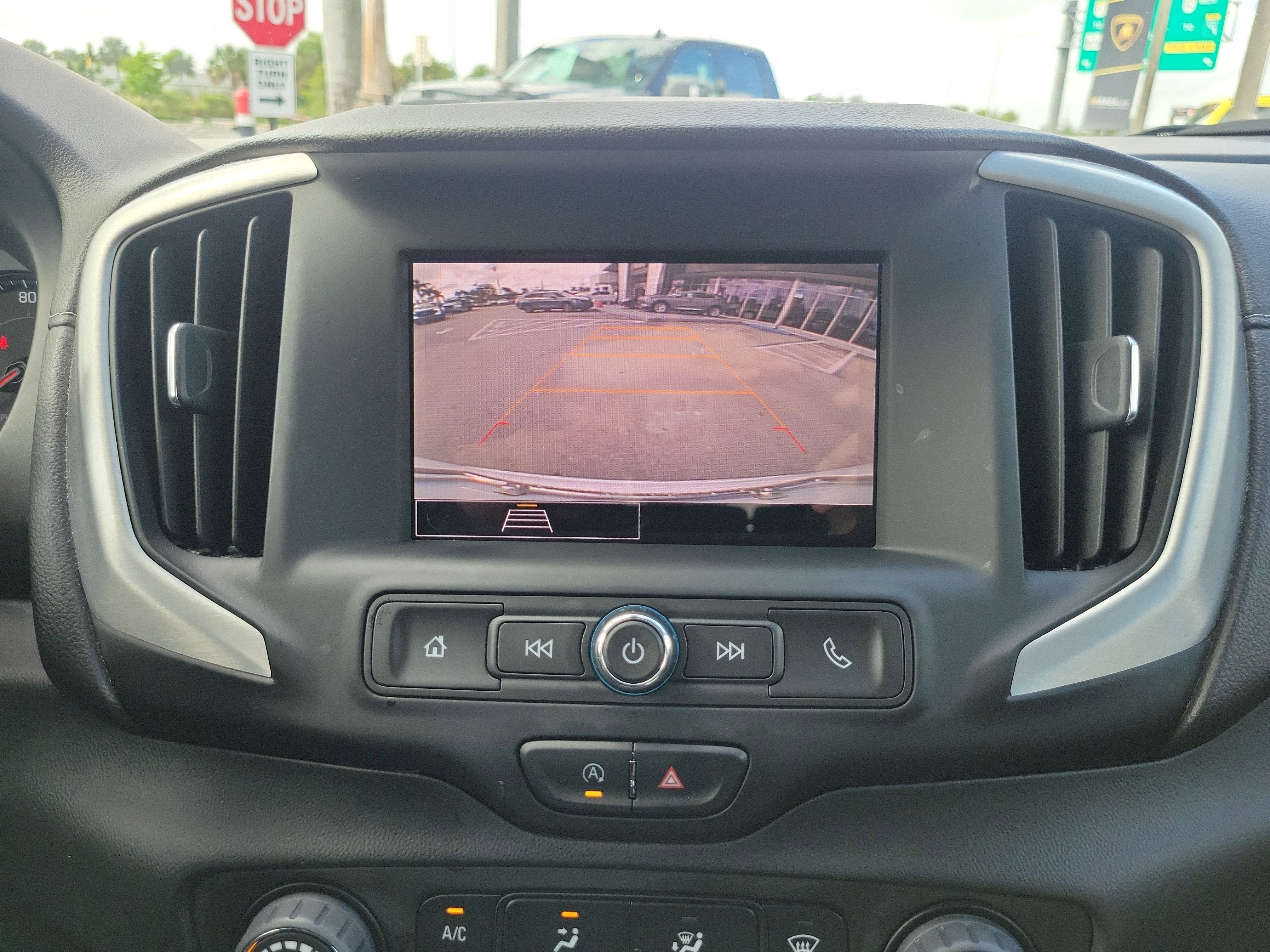 Used 2023 GMC Terrain SLE image 10