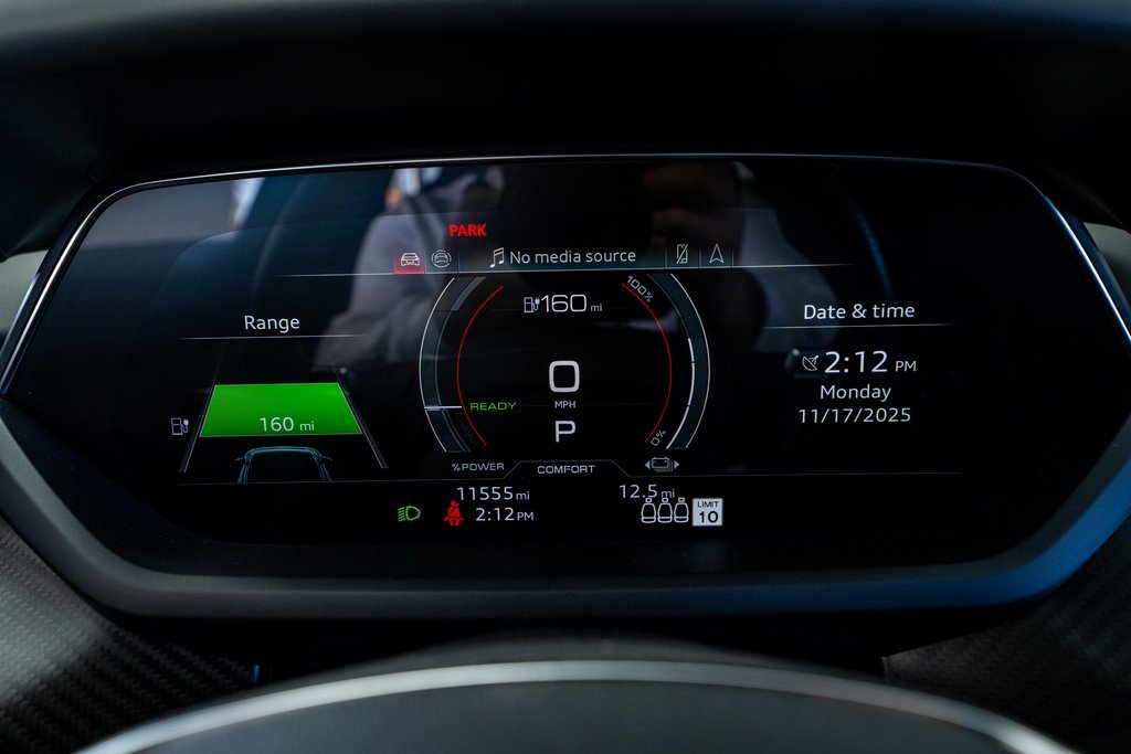 Used 2024 Audi e-tron GT Prestige image 43