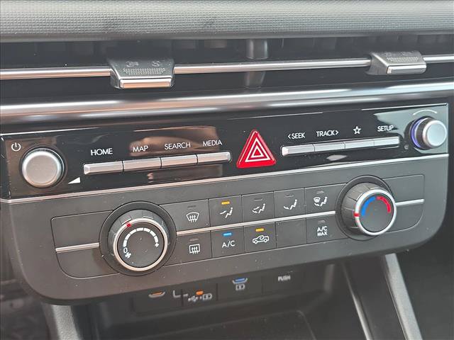 Used 2025 Hyundai Santa Cruz SE FWD image 14