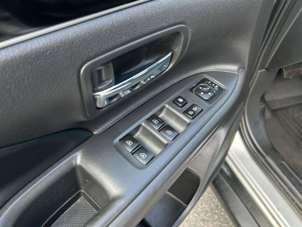 Used 2019 Mitsubishi Outlander SE image 13