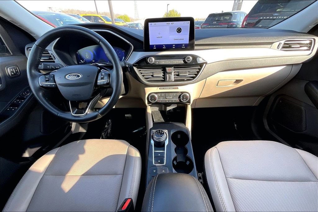 Used 2022 Ford Escape SEL w/ Technology Package AWD/4WD image 9