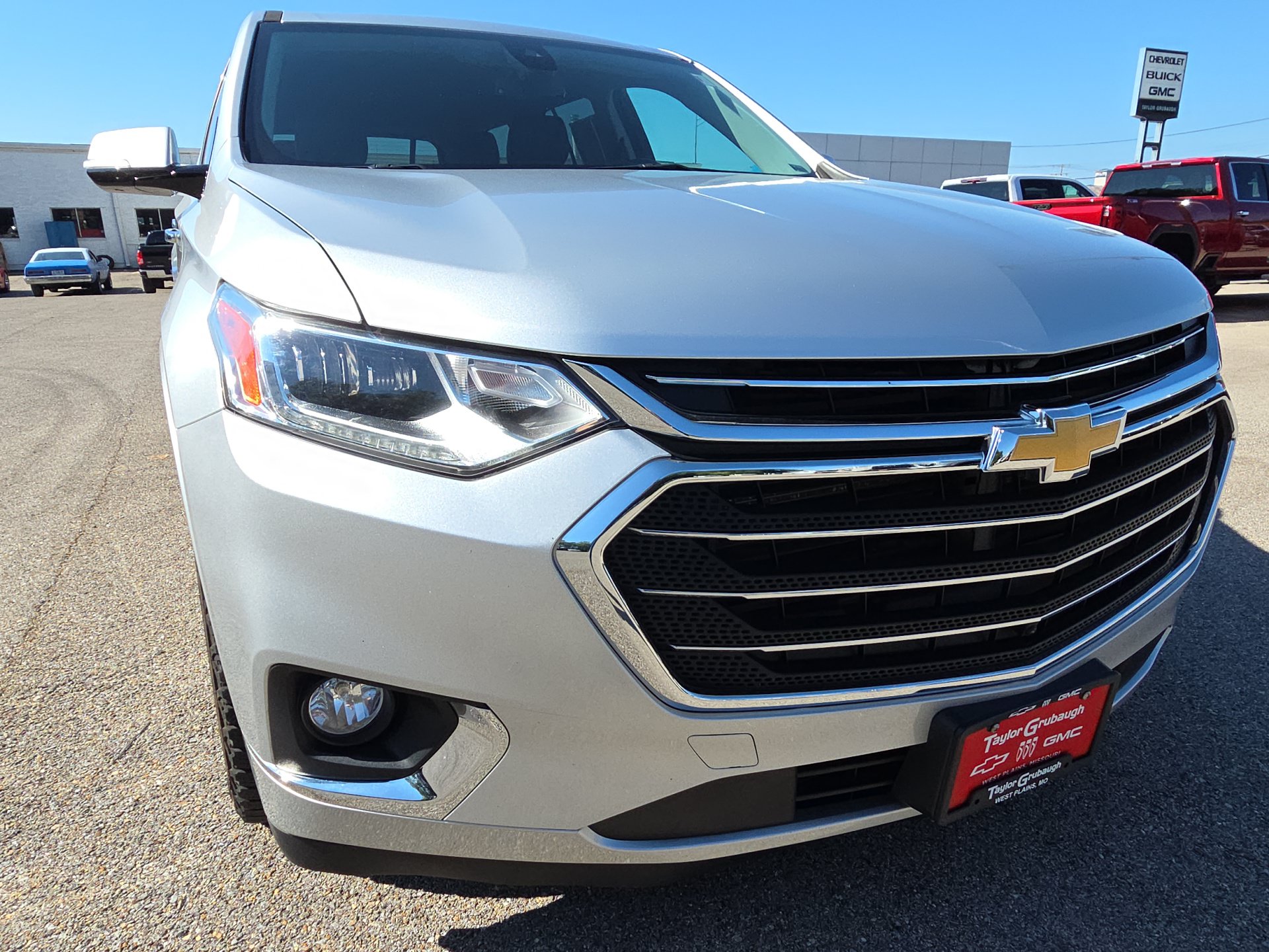 Used 2019 Chevrolet Traverse Premier w/ LPO, Floor Liner Package AWD/4WD image 11