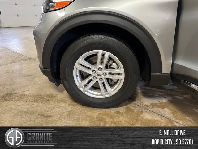 Used 2024 Ford Explorer XLT AWD/4WD image 26
