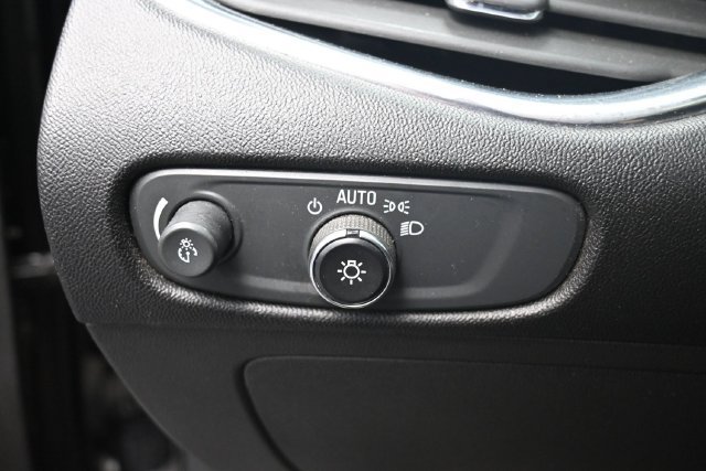 Used 2019 Chevrolet Malibu LT w/ Driver Confidence Package II FWD image 16