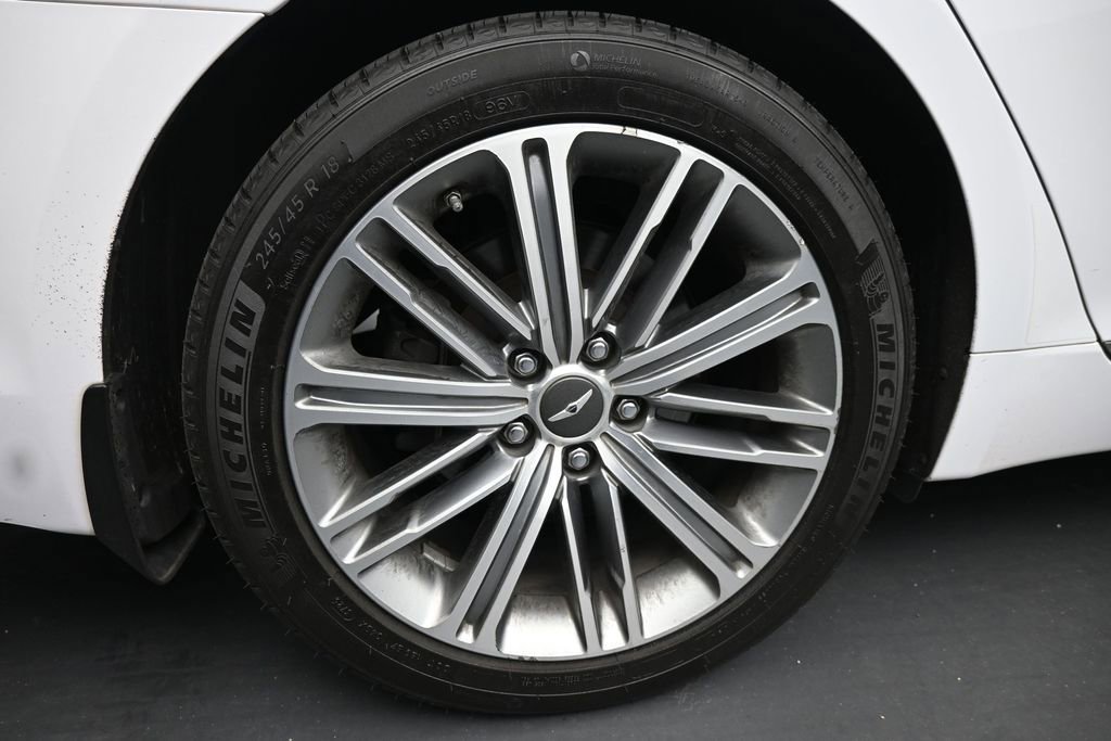 Used 2018 Genesis G80 3.8 RWD image 10