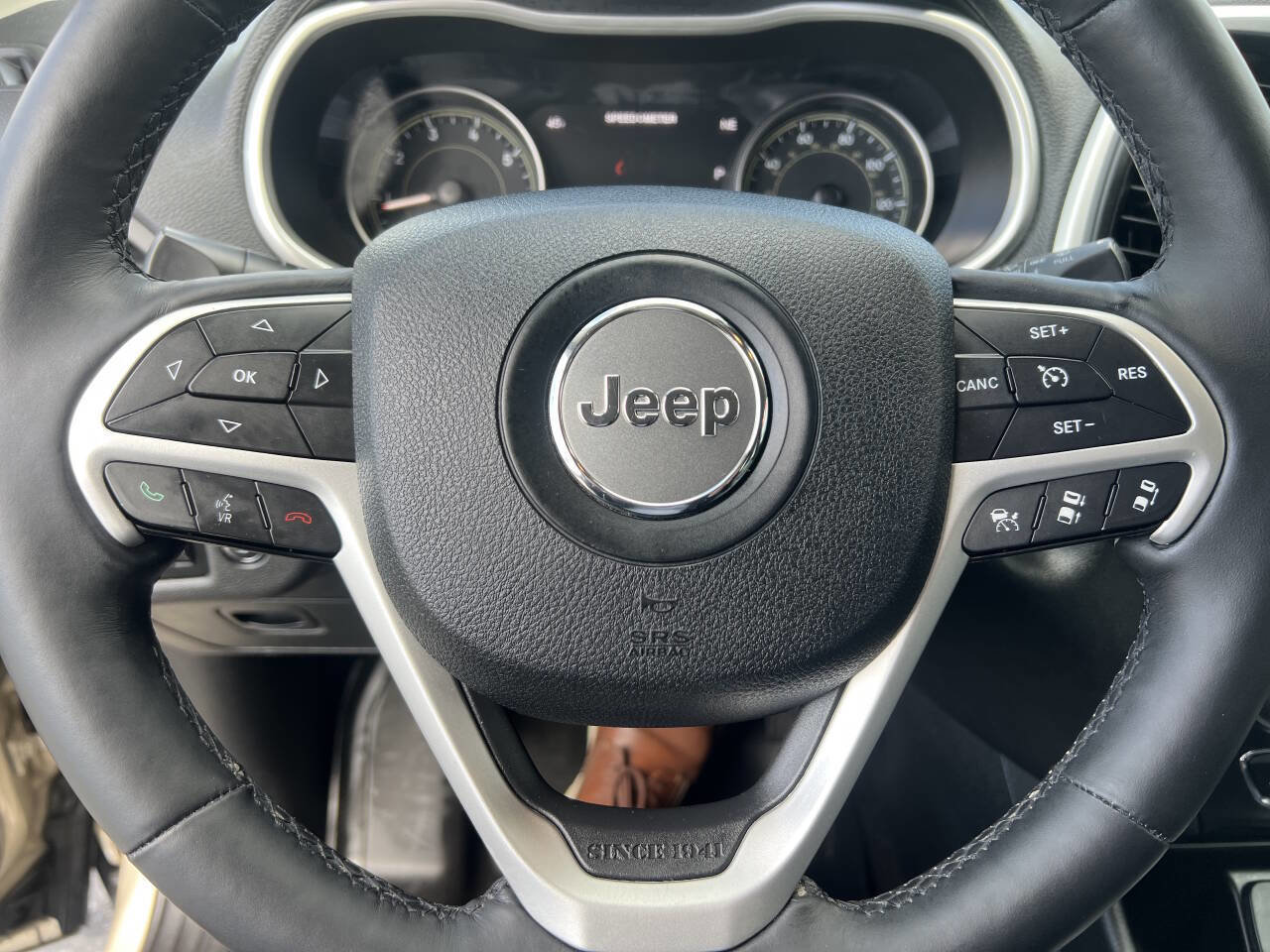 Used 2014 Jeep Cherokee Limited w/ Technology Group image 12