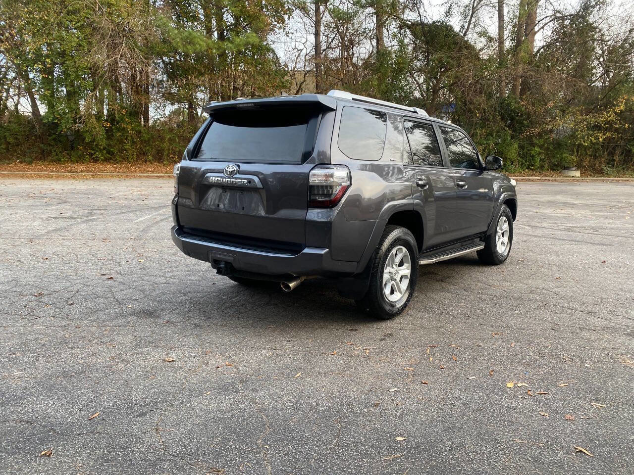 Used 2017 Toyota 4Runner SR5 Premium image 5