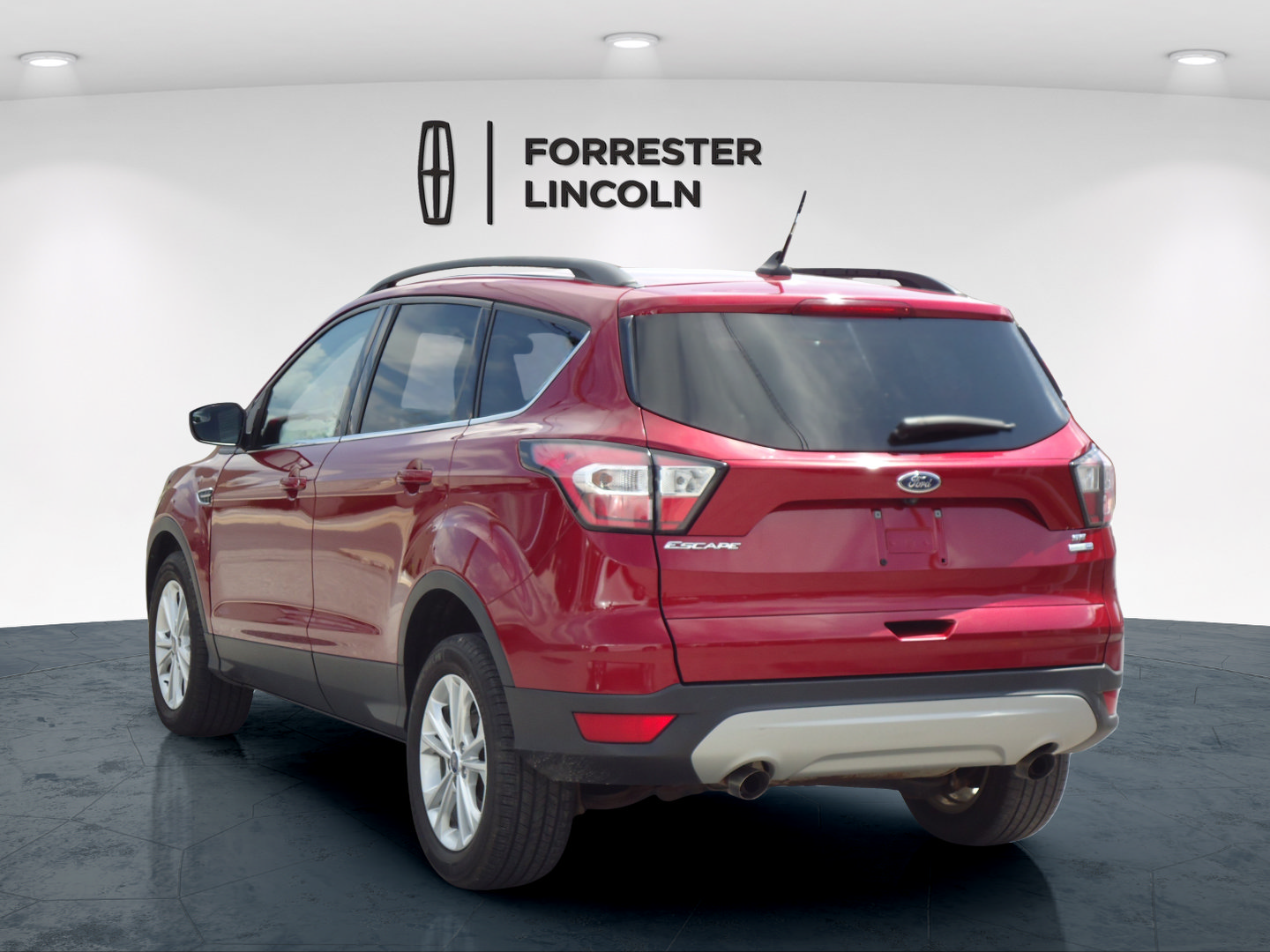 Used 2018 Ford Escape SE w/ SE Sync 3 Package AWD/4WD image 5