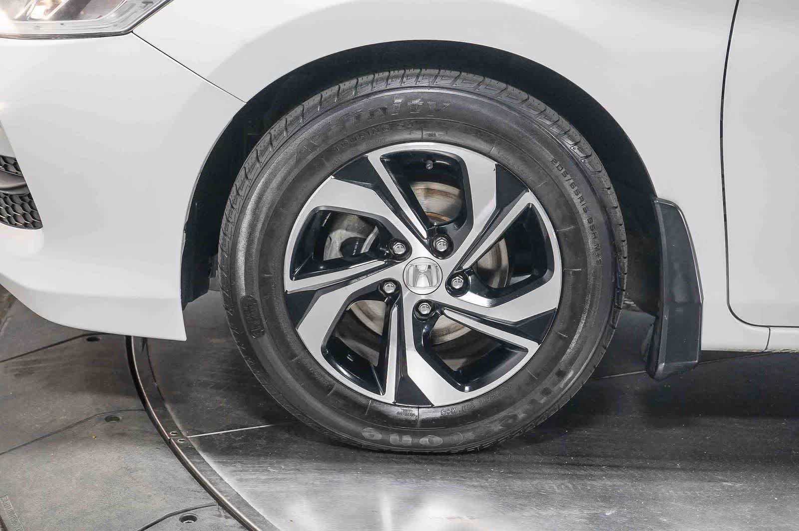 Used 2017 Honda Accord LX image 9
