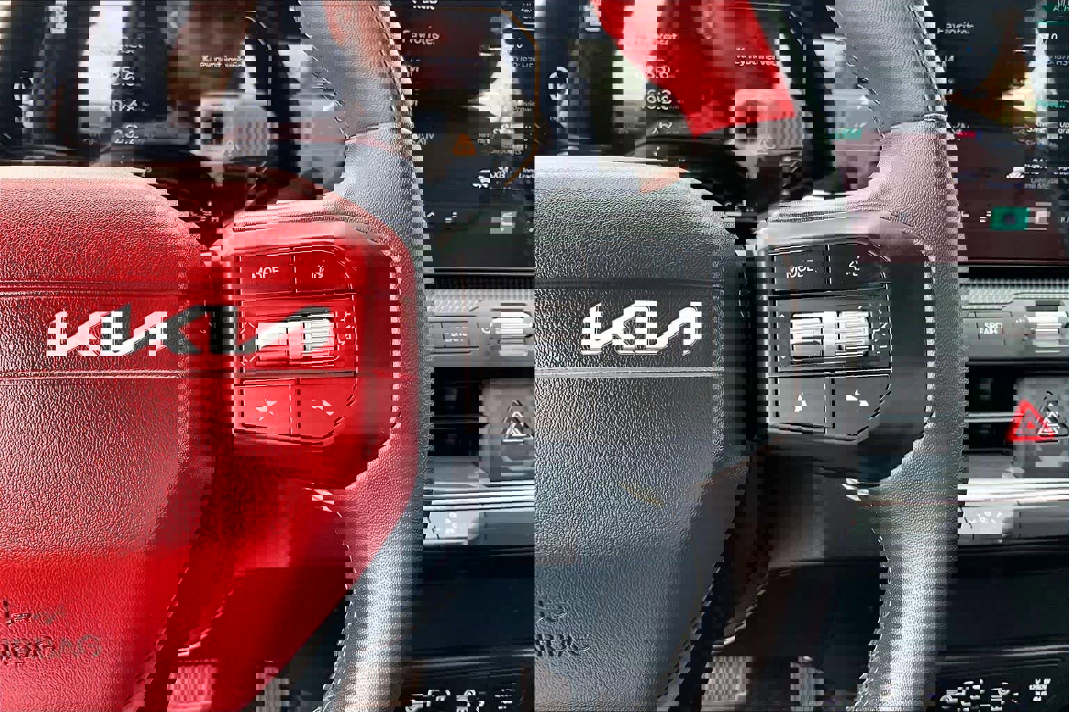 Used 2025 Kia K4 GT-Line w/ GT-Line Premium Package image 23