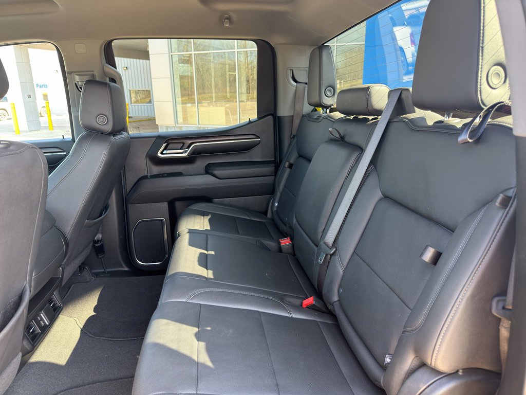 Used 2024 GMC Sierra 1500 SLT image 5