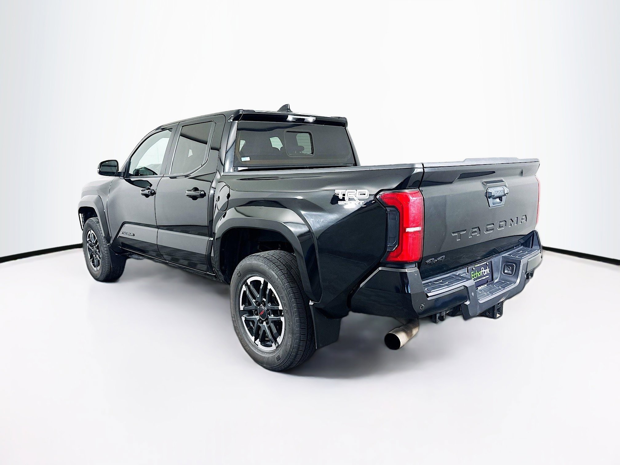 Used 2024 Toyota Tacoma TRD Sport w/ TRD Sport Upgrade Package image 5