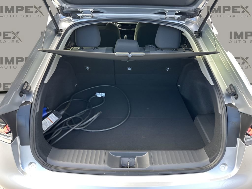 Used 2024 Toyota Prius Prime SE image 25