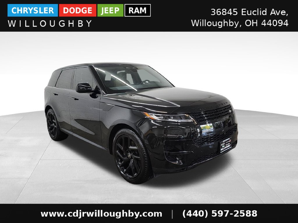 Used 2025 Land Rover Range Rover Sport SE AWD/4WD image 3