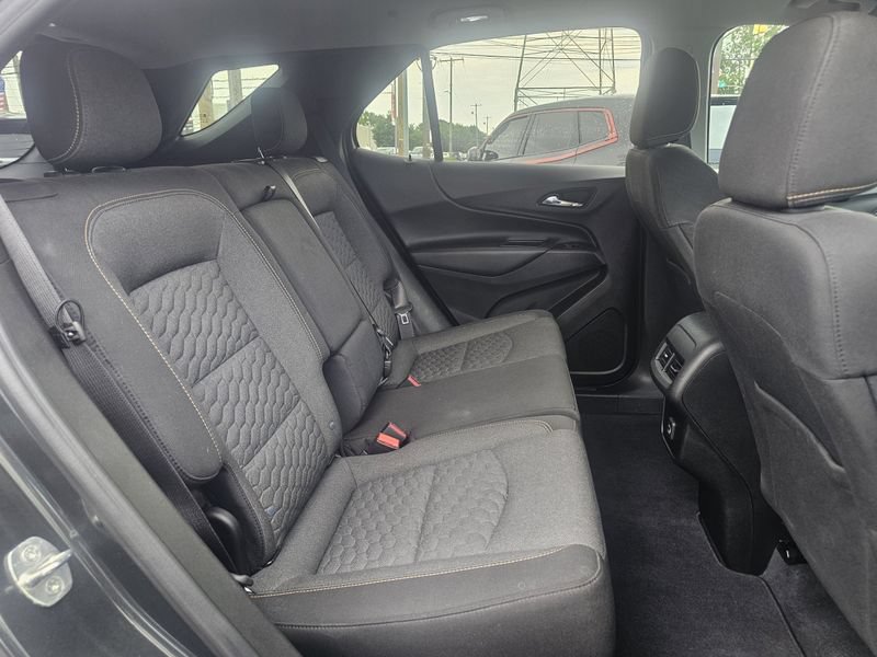 Used 2020 Chevrolet Equinox LT FWD image 24