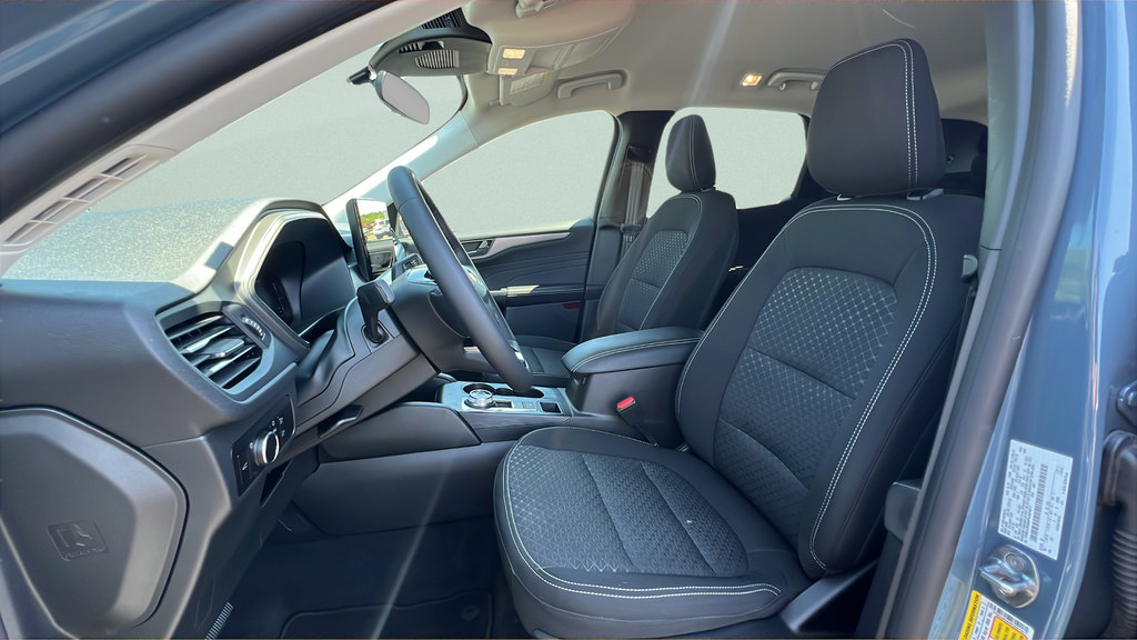 Used 2023 Ford Escape Active w/ Tech Pack #1 AWD/4WD image 13