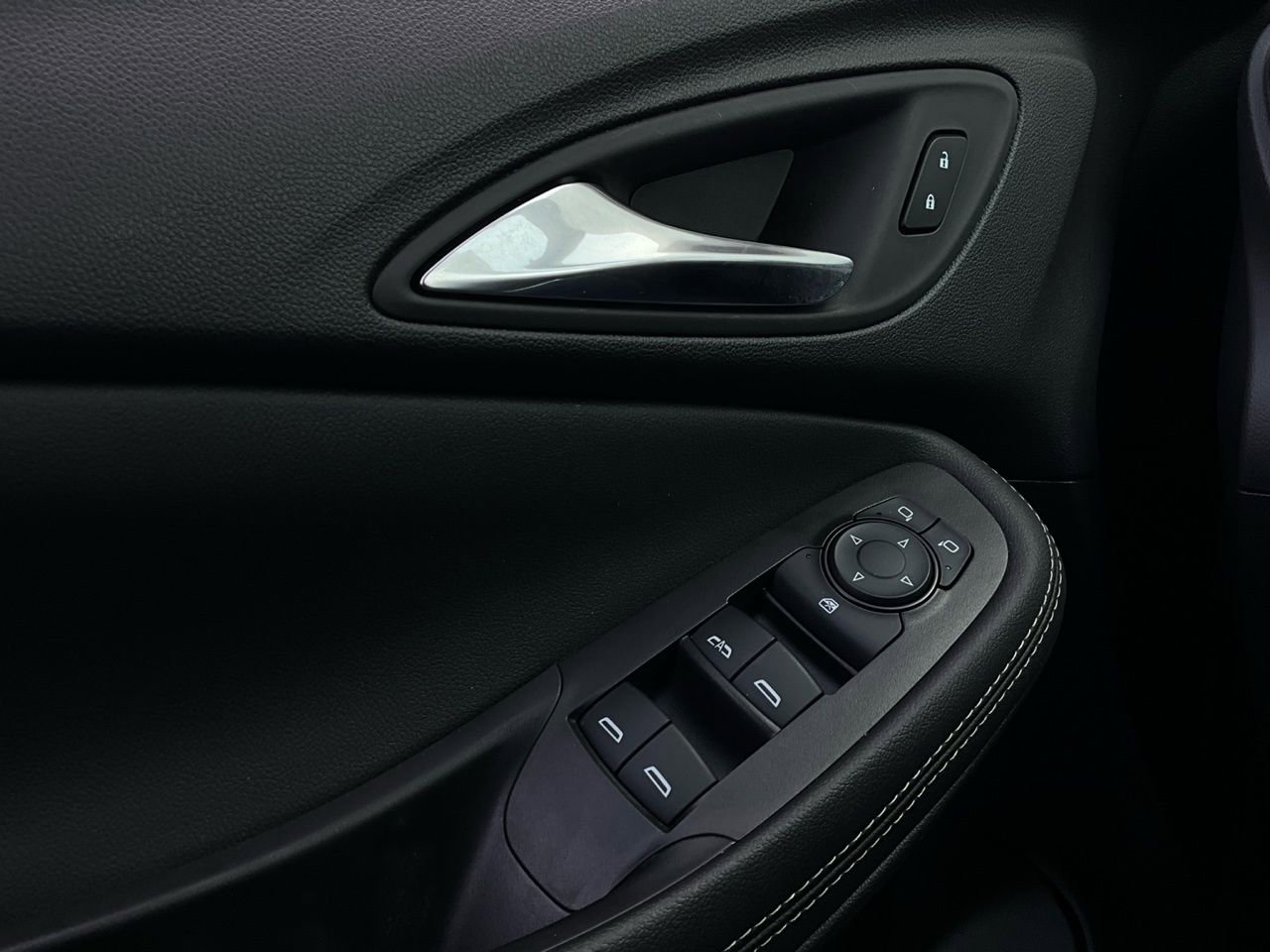 Used 2025 Buick Encore GX Preferred image 19