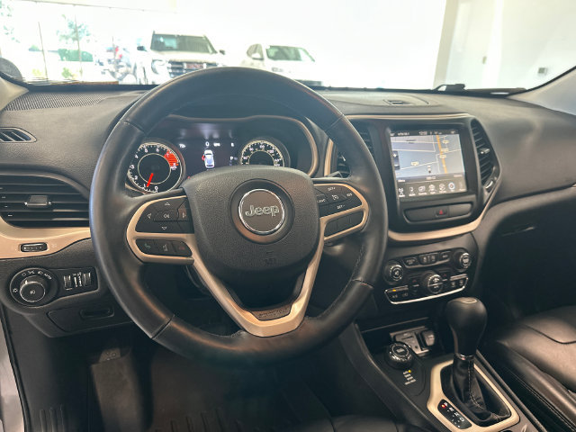 Used 2017 Jeep Cherokee Limited AWD/4WD image 13
