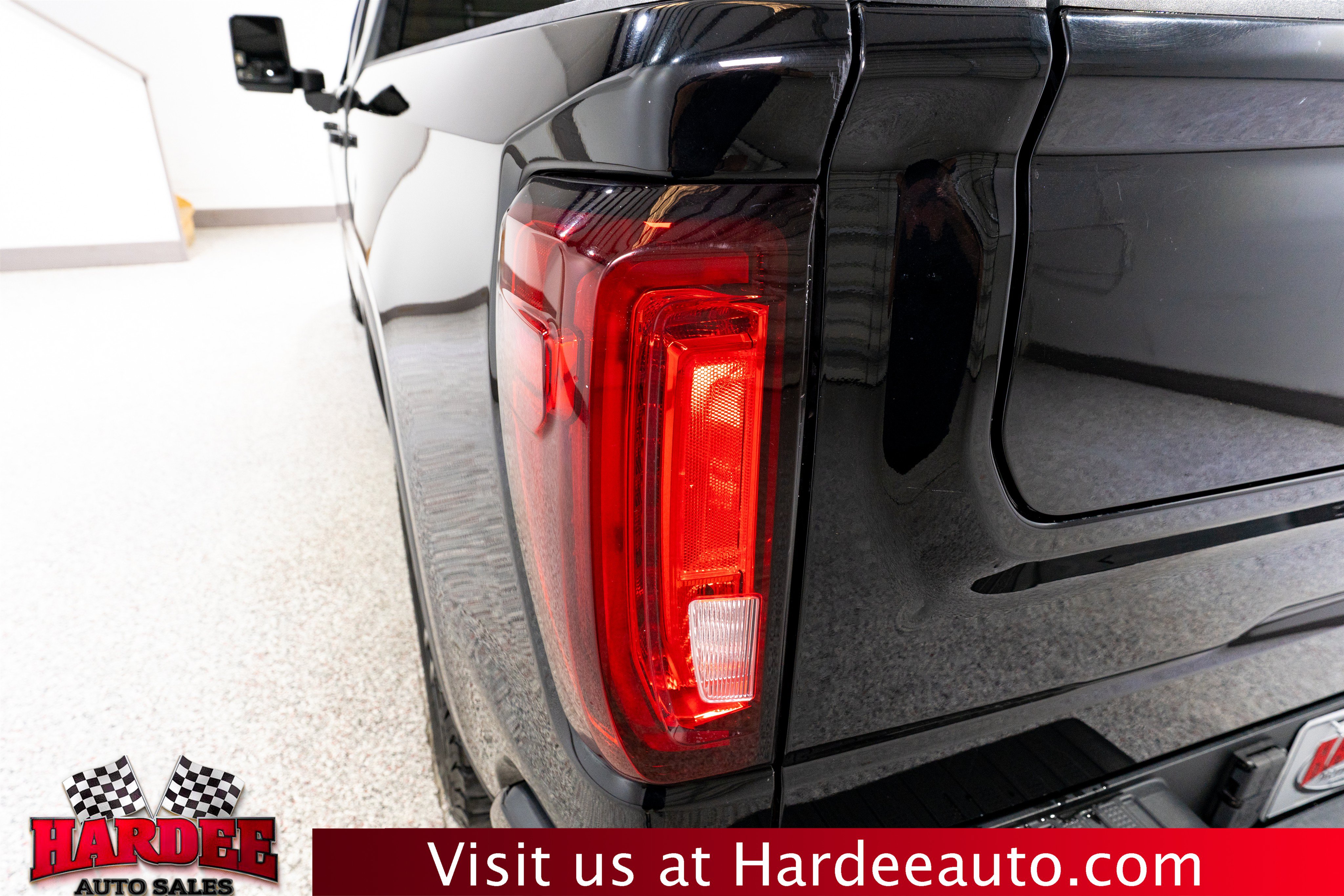 Used 2021 GMC Sierra 1500 AT4 w/ Technology Package AWD/4WD image 9