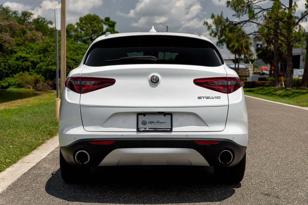 Used 2021 Alfa Romeo Stelvio Sprint image 4