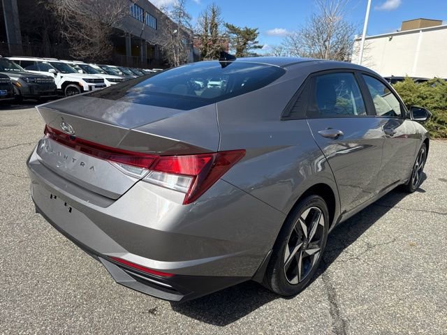 Used 2023 Hyundai Elantra SEL w/ Convenience Package image 18