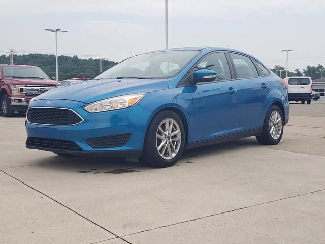 Used 2017 Ford Focus SE w/ Cold Weather Package FWD image 8