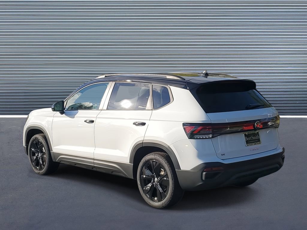 New 2026 Volkswagen Taos SE FWD image 4