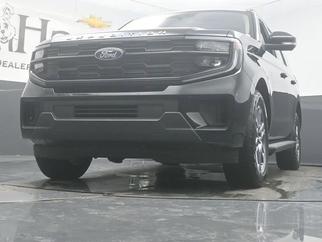 Used 2025 Ford Expedition Active AWD/4WD image 4