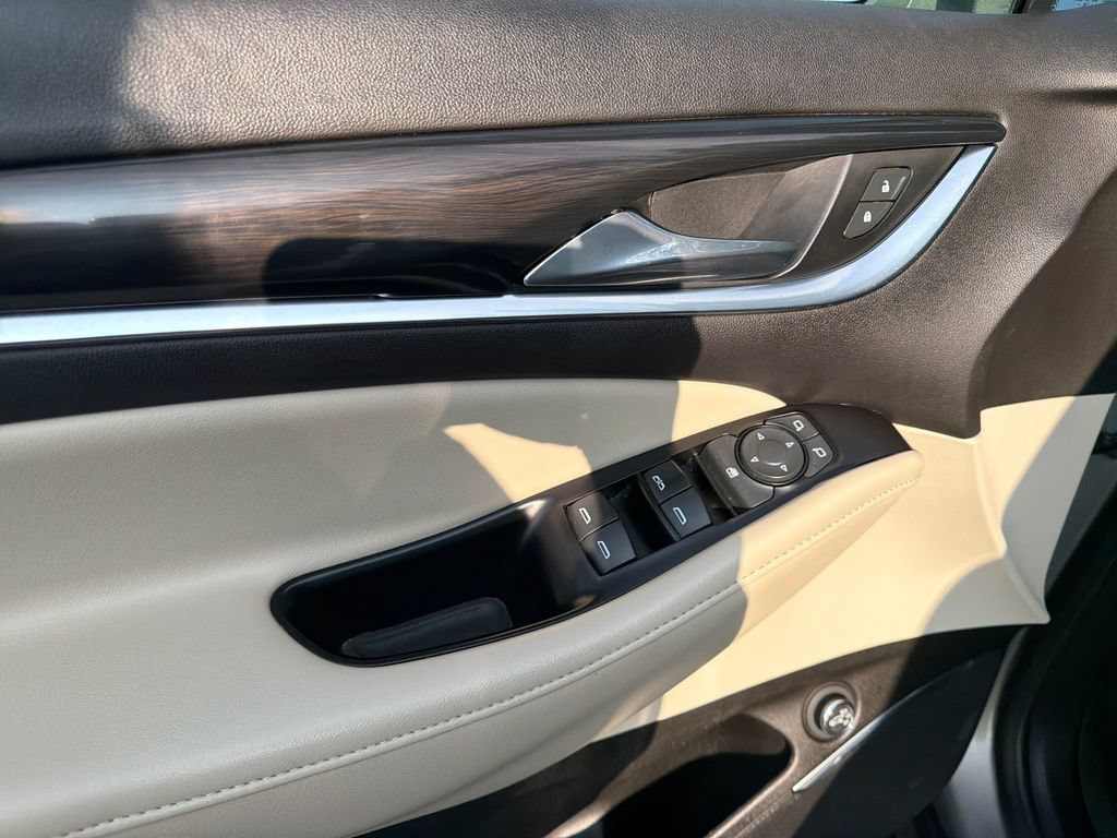 Used 2019 Buick Enclave Essence AWD/4WD image 13