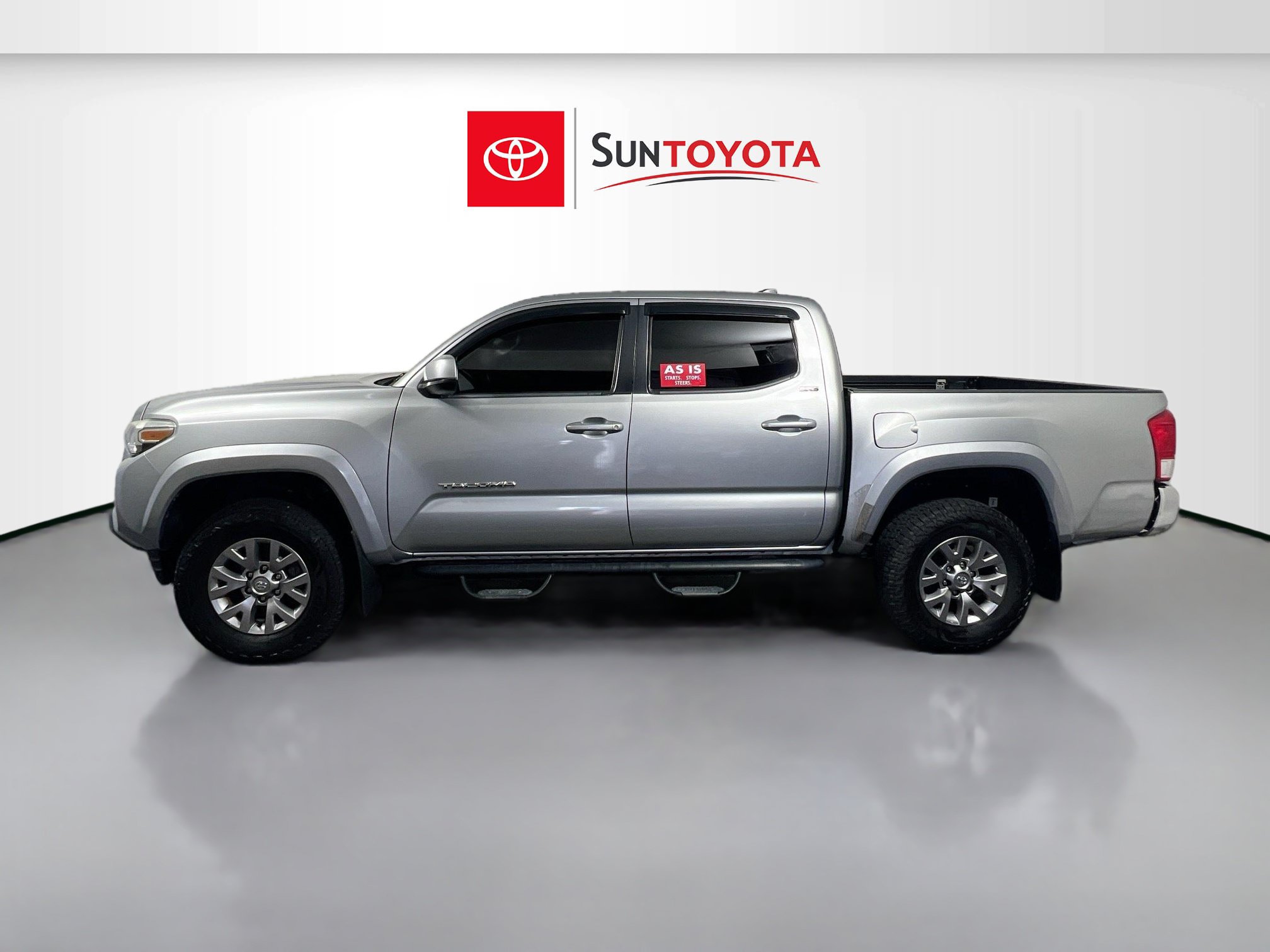 Used 2017 Toyota Tacoma SR5 w/ Tow Package RWD image 7