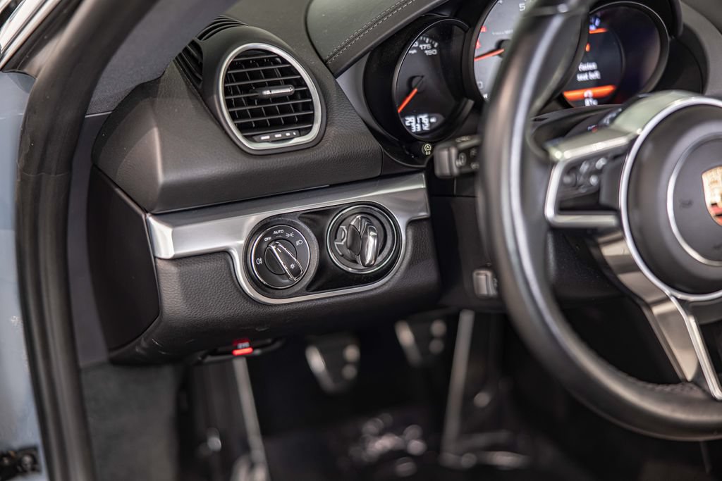 Used 2018 Porsche 718 Cayman S RWD image 23