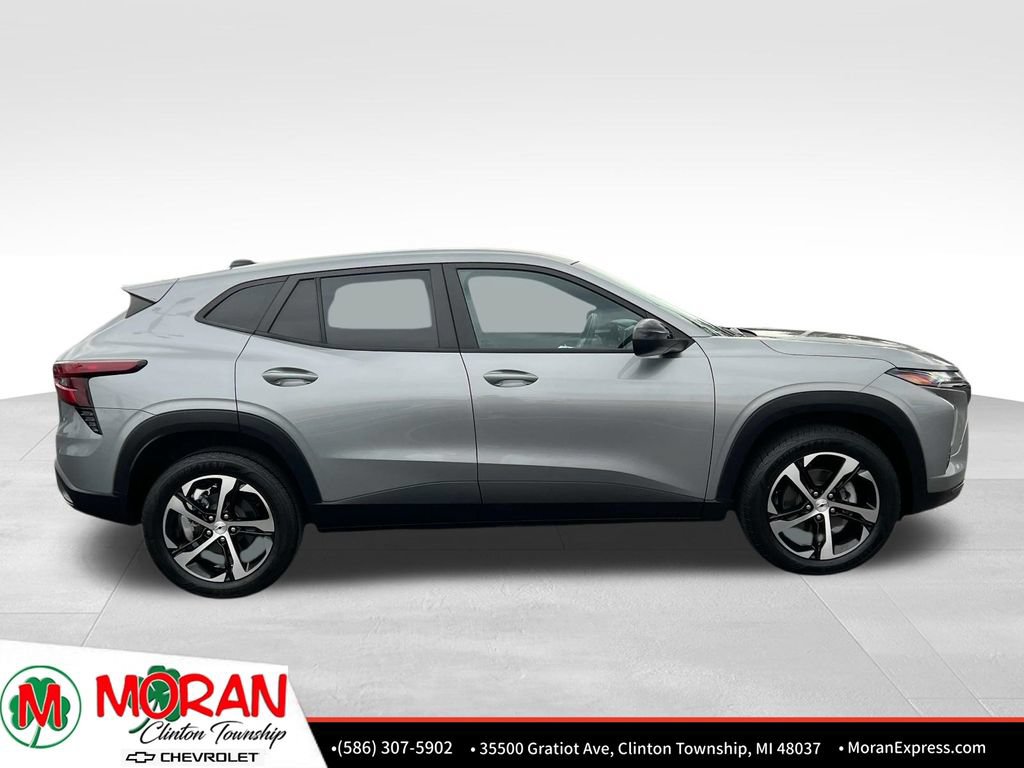 Certified 2024 Chevrolet Trax RS w/ Driver Confidence Package FWD image 7