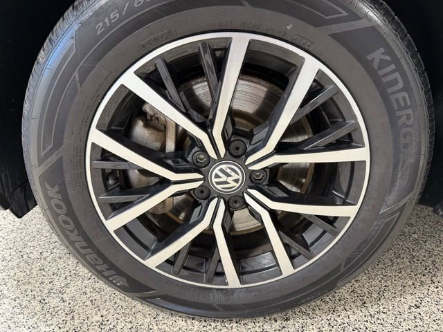 Used 2021 Volkswagen Tiguan SE image 23
