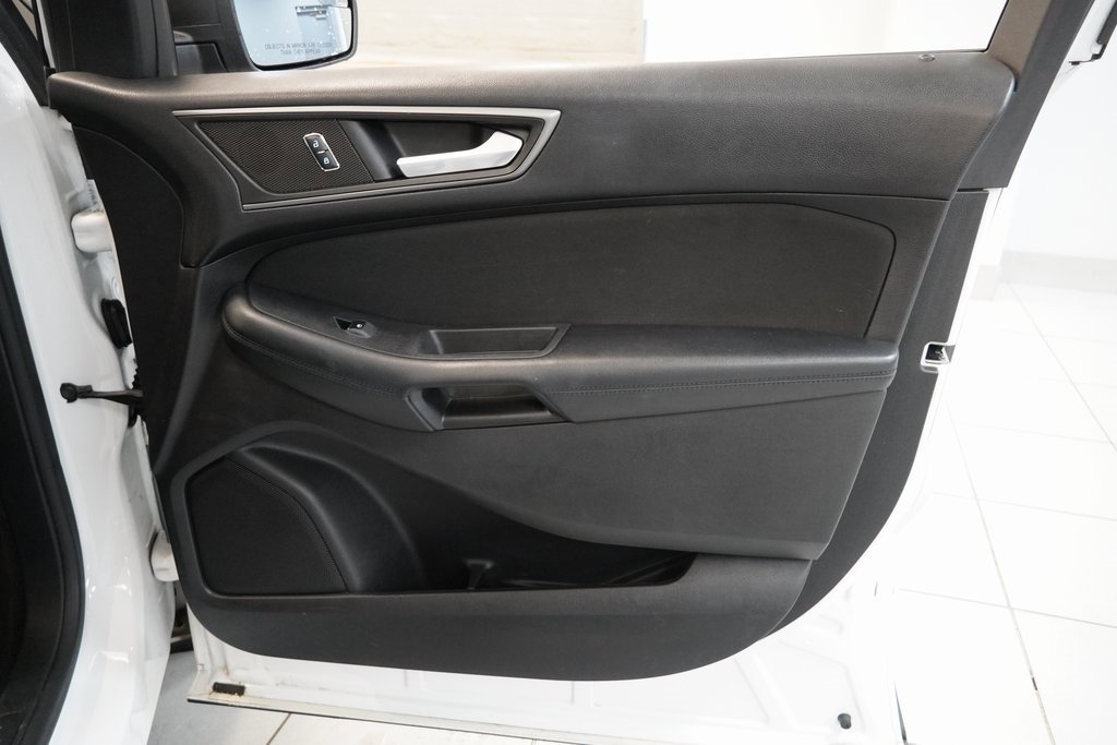 Used 2015 Ford Edge SE image 30