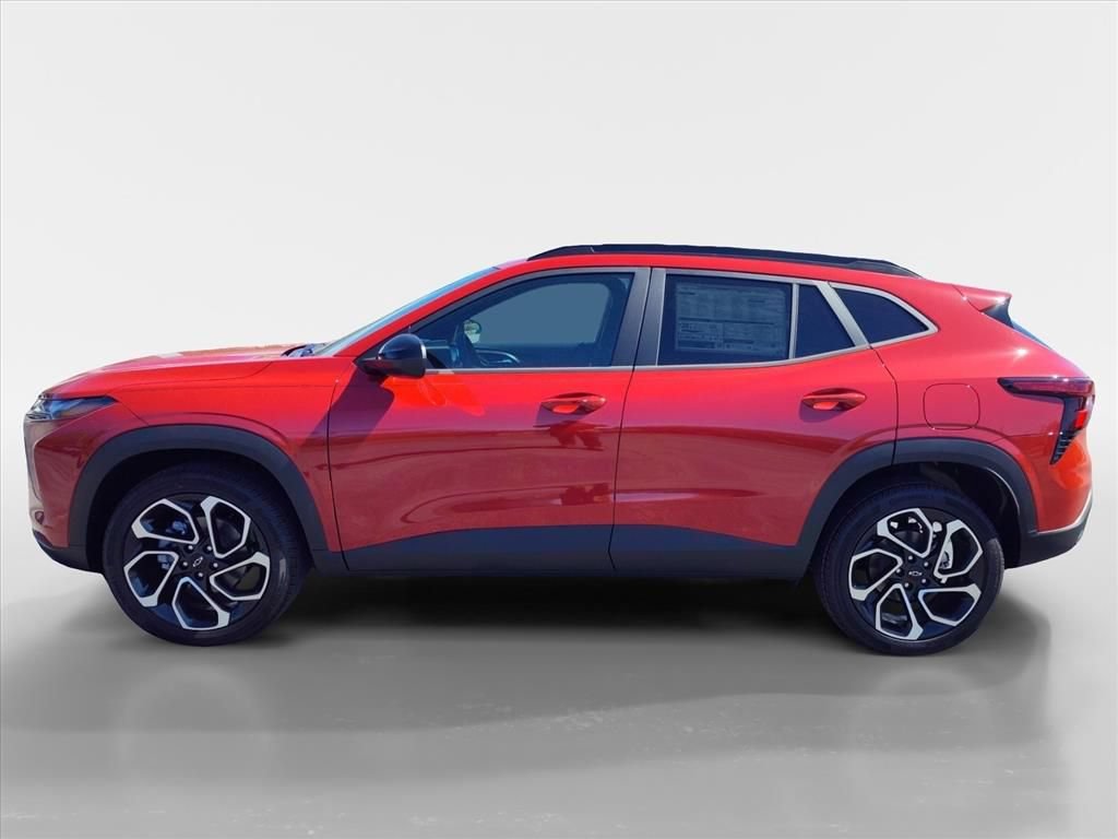 Used 2026 Chevrolet Trax RS w/ Sunroof Package FWD image 2