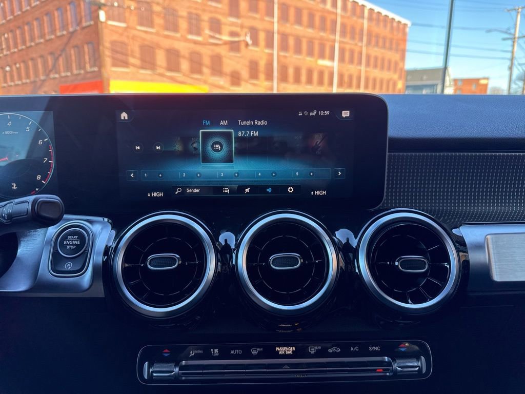 Certified 2021 Mercedes-Benz GLB 250 GLB 250 image 31