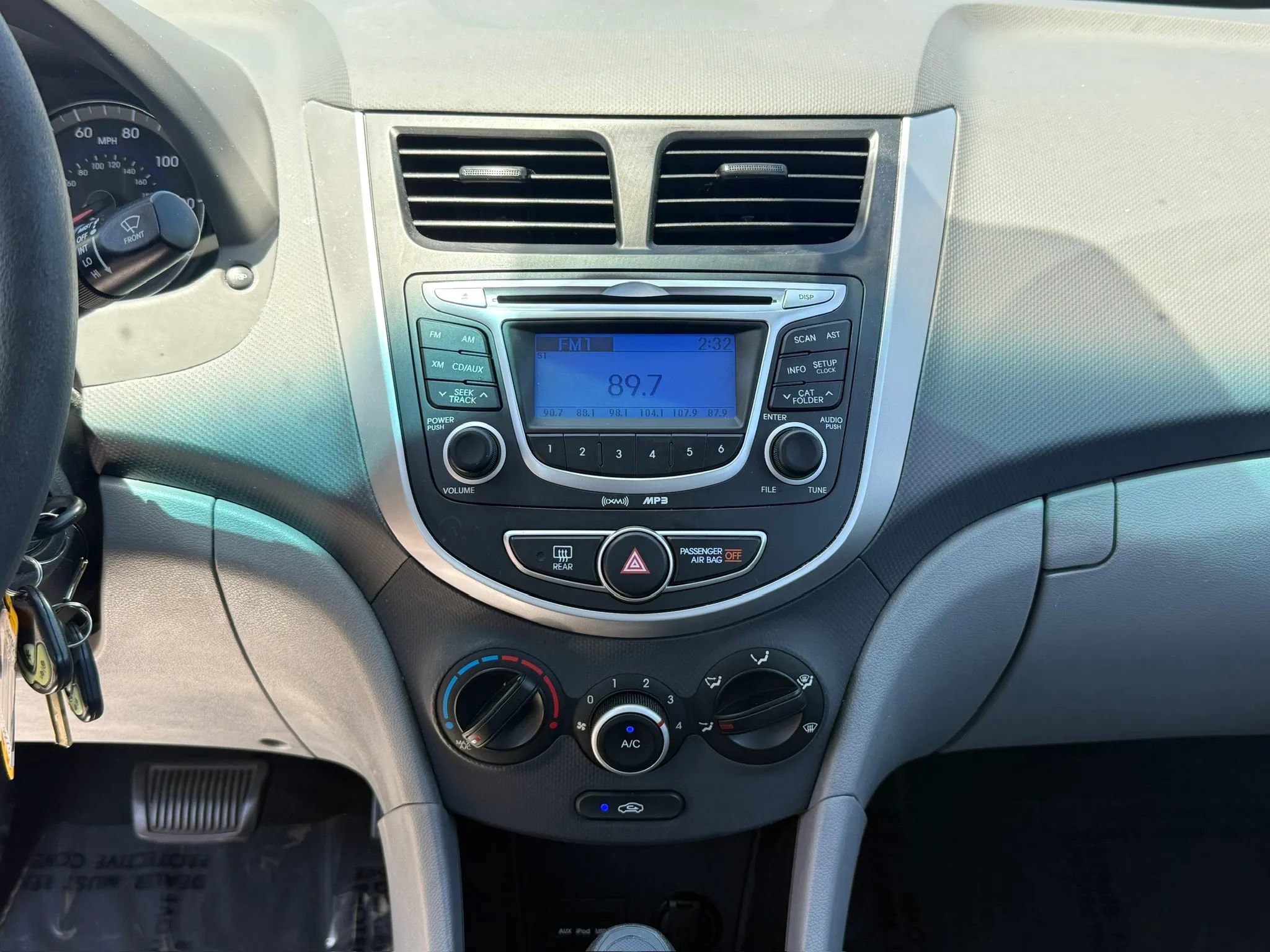 Used 2012 Hyundai Accent GLS FWD image 15