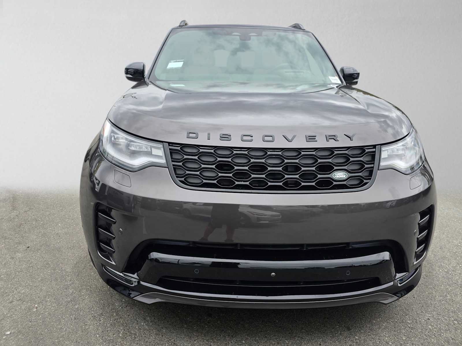Used 2026 Land Rover Discovery Dynamic SE AWD/4WD image 8
